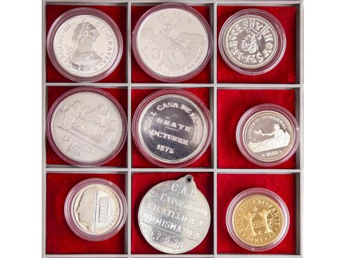 MEDALLAS ESPAÑOLAS. Lote 60 medallas. Siglo XX. AE,Br,AR. Te