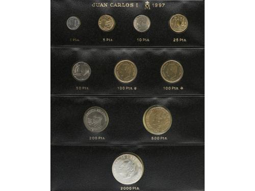 JUAN CARLOS I. Lote 4 álbumes con alrededor de 250 monedas. 