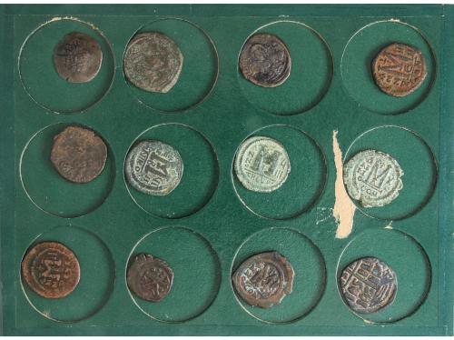 MONEDAS BIZANTINAS. Lote 81 cobres. A EXAMINAR. BC a MBC. 