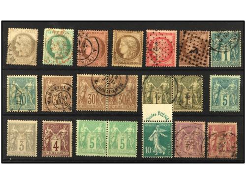 ° FRANCIA. 2 Fichas conteniendo 42 sellos clásicos. OCASIÓN.