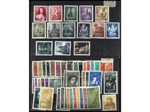 ** ESPAÑA. 1950-1955. Lote de series completas montado en fi