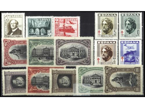 **/*/° ESPAÑA. 1850-1949. 3 Fichas con sellos y alguna serie