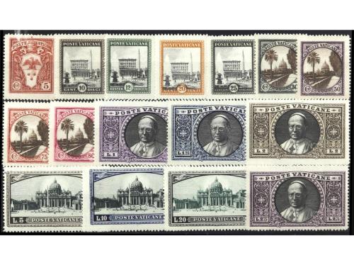 ** VATICANO. Yv. 44/59. SERIE COMPLETA. Rara sin fijasellos.