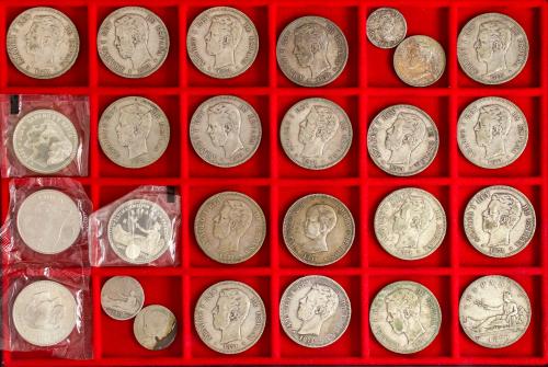 LOTES y COLECCIONES. Lote 106 monedas. CARLOS III a JUAN CAR