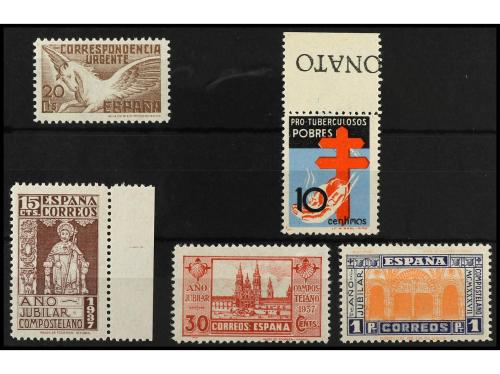 ** ESPAÑA. Ed. 832, 833/35 y 840. SERIES COMPLETAS. 5 valore