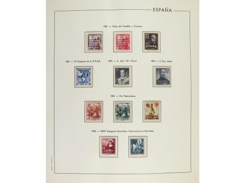 LOTES y COLECCIONES. ESPAÑA. COLECCIÓN en 5 álbumes de 1950 