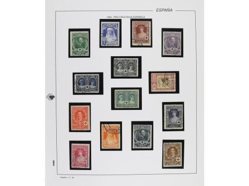 LOTES y COLECCIONES. ESPAÑA. COLECCIÓN en 2 álbumes de 1901 