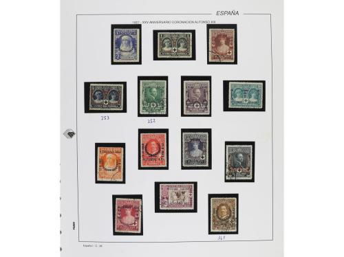 LOTES y COLECCIONES. ESPAÑA. COLECCIÓN en 2 álbumes de 1901 