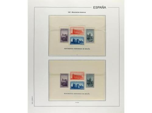 LOTES y COLECCIONES. COLECCIÓN en 2 álbumes de 1930 a 1949 c