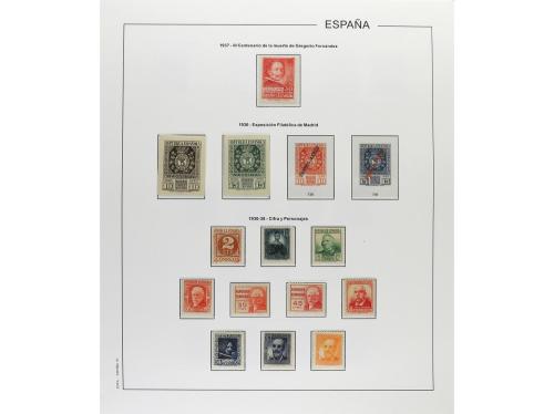 LOTES y COLECCIONES. COLECCIÓN en 2 álbumes de 1930 a 1949 c