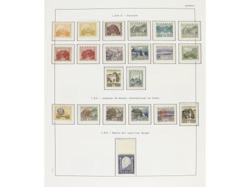 AUSTRIA. Colección en 1 álbum y 2 clasificadores de 1918 a 2