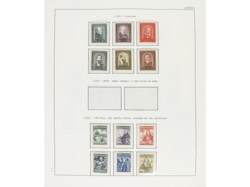AUSTRIA. Colección en 1 álbum y 2 clasificadores de 1918 a 2