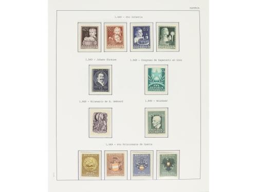 AUSTRIA. Colección en 1 álbum y 2 clasificadores de 1918 a 2
