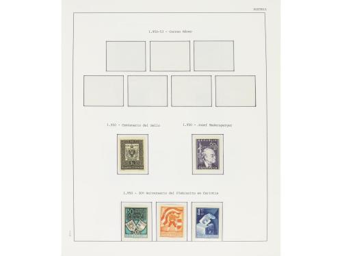 AUSTRIA. Colección en 1 álbum y 2 clasificadores de 1918 a 2