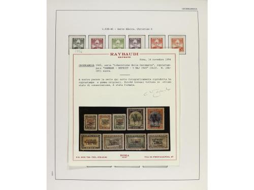 LOTES y COLECCIONES. GROENLANDIA. Colección en 2 álbumes y 1