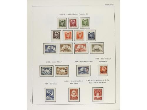 LOTES y COLECCIONES. GROENLANDIA. Colección en 2 álbumes y 1