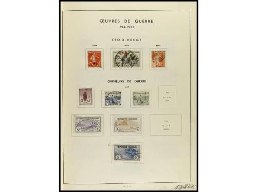 LOTES y COLECCIONES. FRANCIA. Colección en antiguo álbum Yve