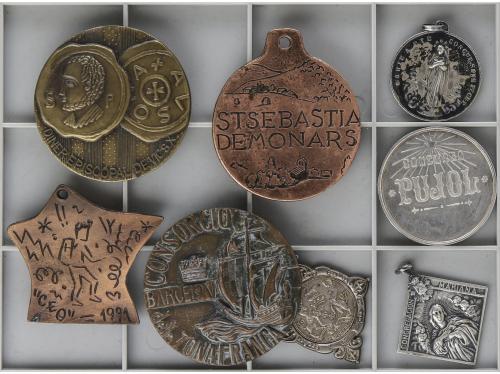 MEDALLAS ESPAÑOLAS. Lote 26 medallas. 1895 a 1993. AE, Br, A