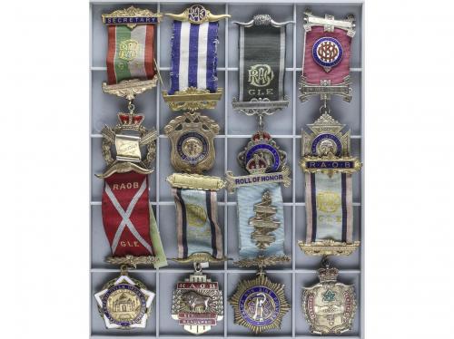 MEDALLAS ESPAÑOLAS. Lote 19 medallas. 1880 a 1983. AE, Br, M