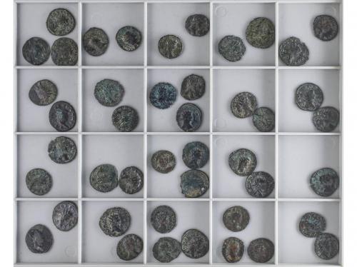 IMPERIO ROMANO. Lote 44 monedas Antoninianos. GALIENO. Gran 